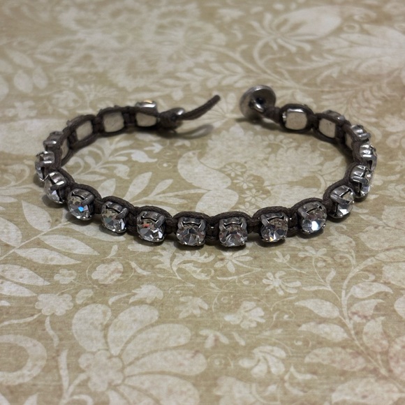 Fossil Silver Tone Brown Leather Wrapped Crystal Button Bracelet 7-1/2” - Picture 3 of 7